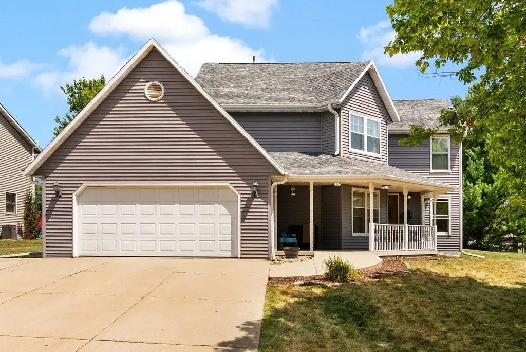 609 E Church Street, Orfordville