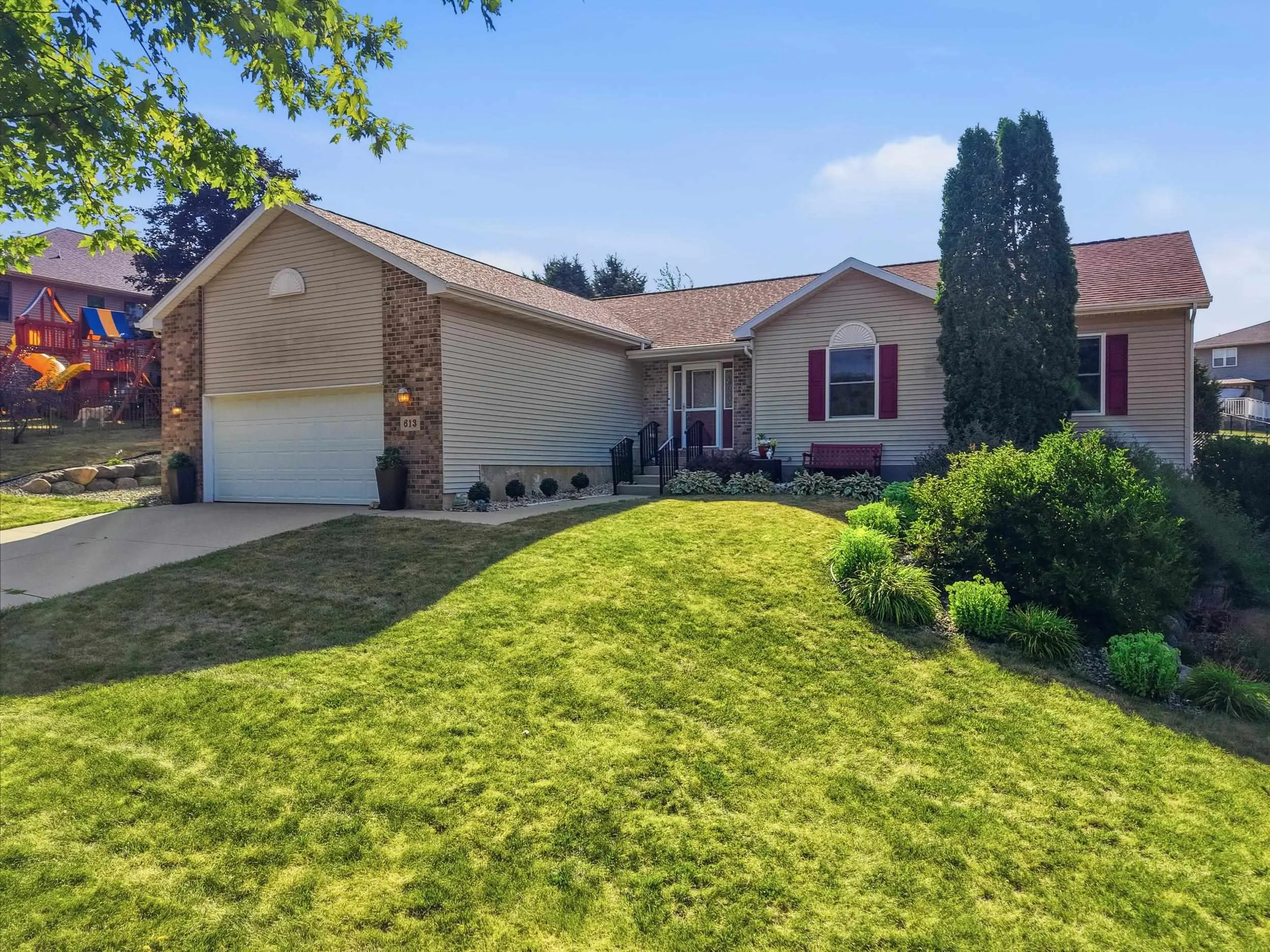 Photo of Listing #2029479