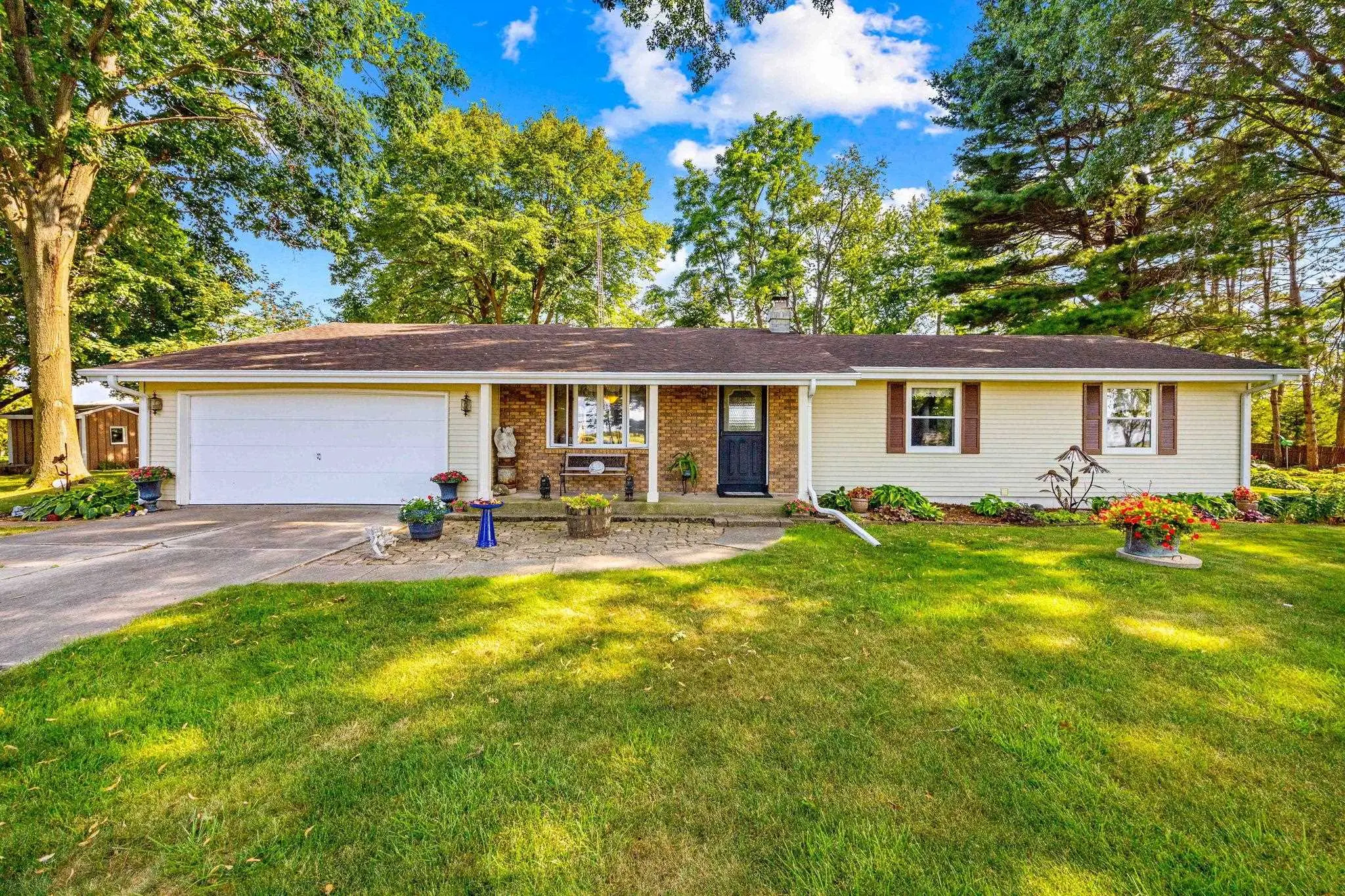 Photo of Listing #2029503