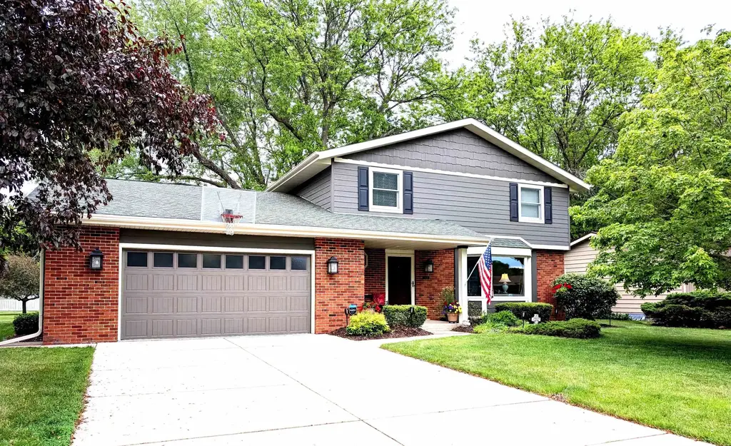 824 Suffolk Drive, Janesville