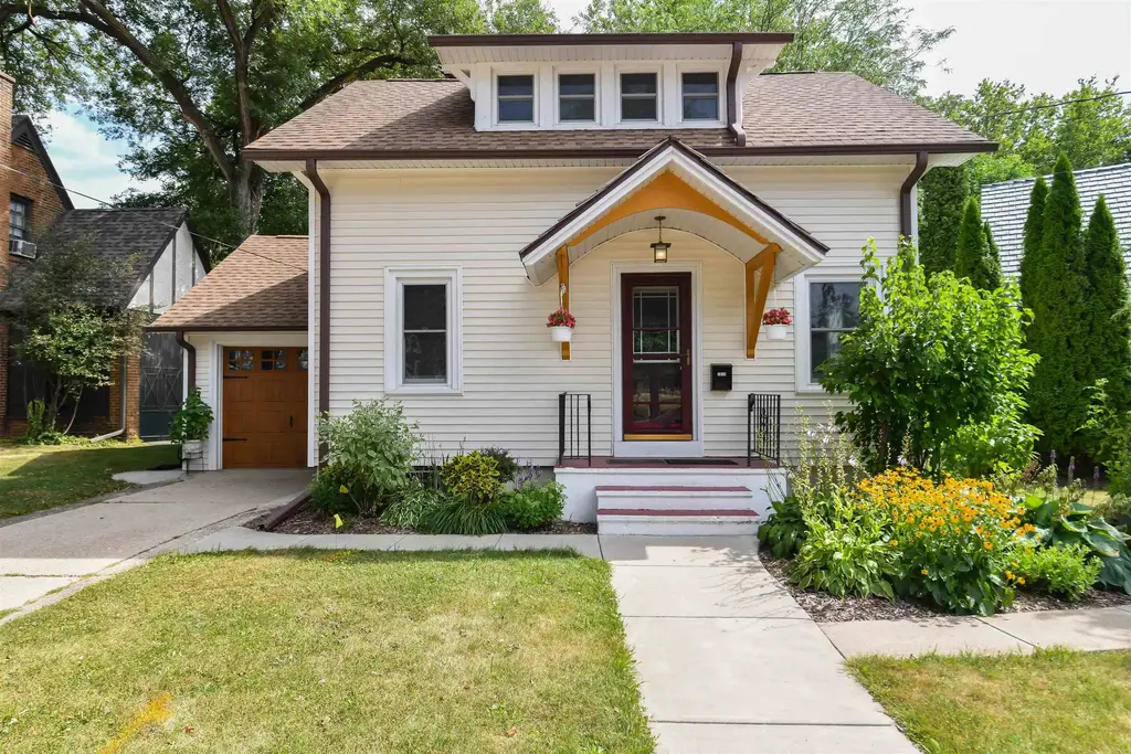 1610 Oakwood Avenue, Beloit
