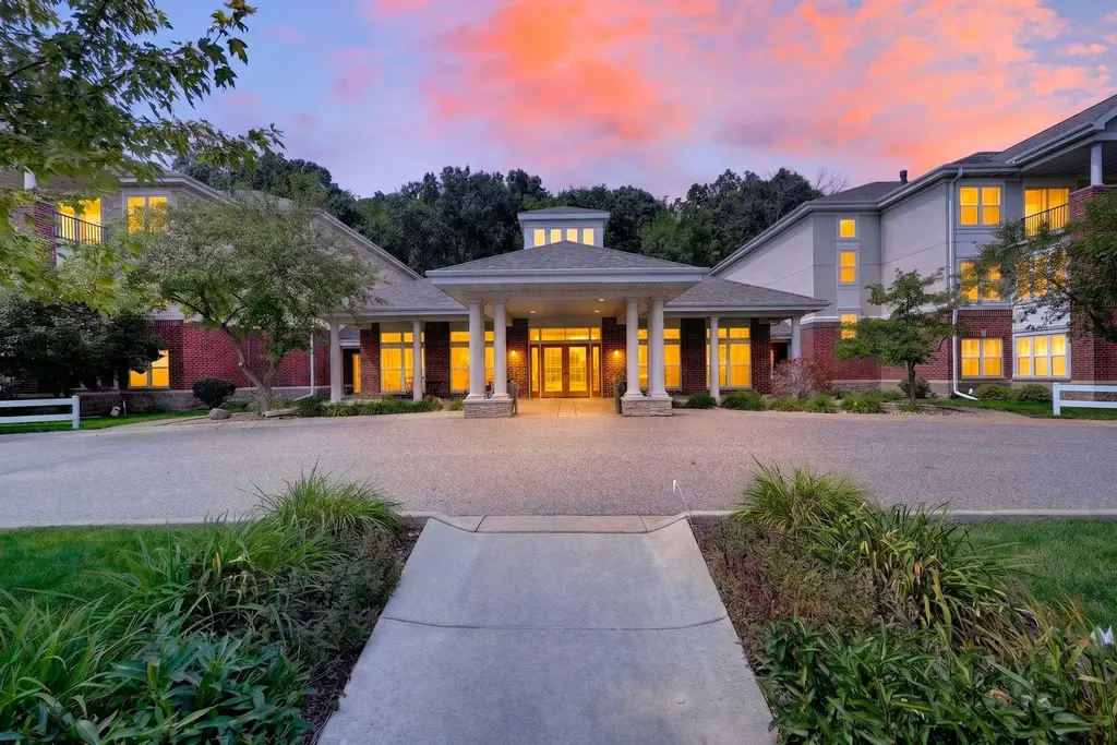 #104 - 8510 Greenway Boulevard, Middleton