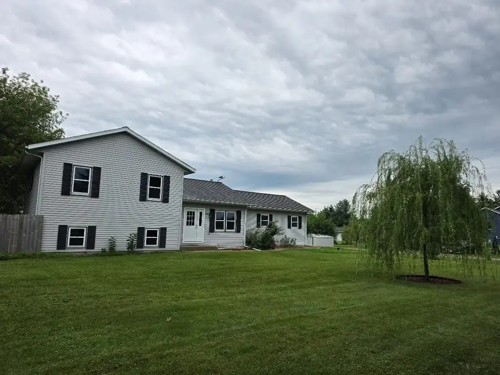 39 London Road, Deerfield