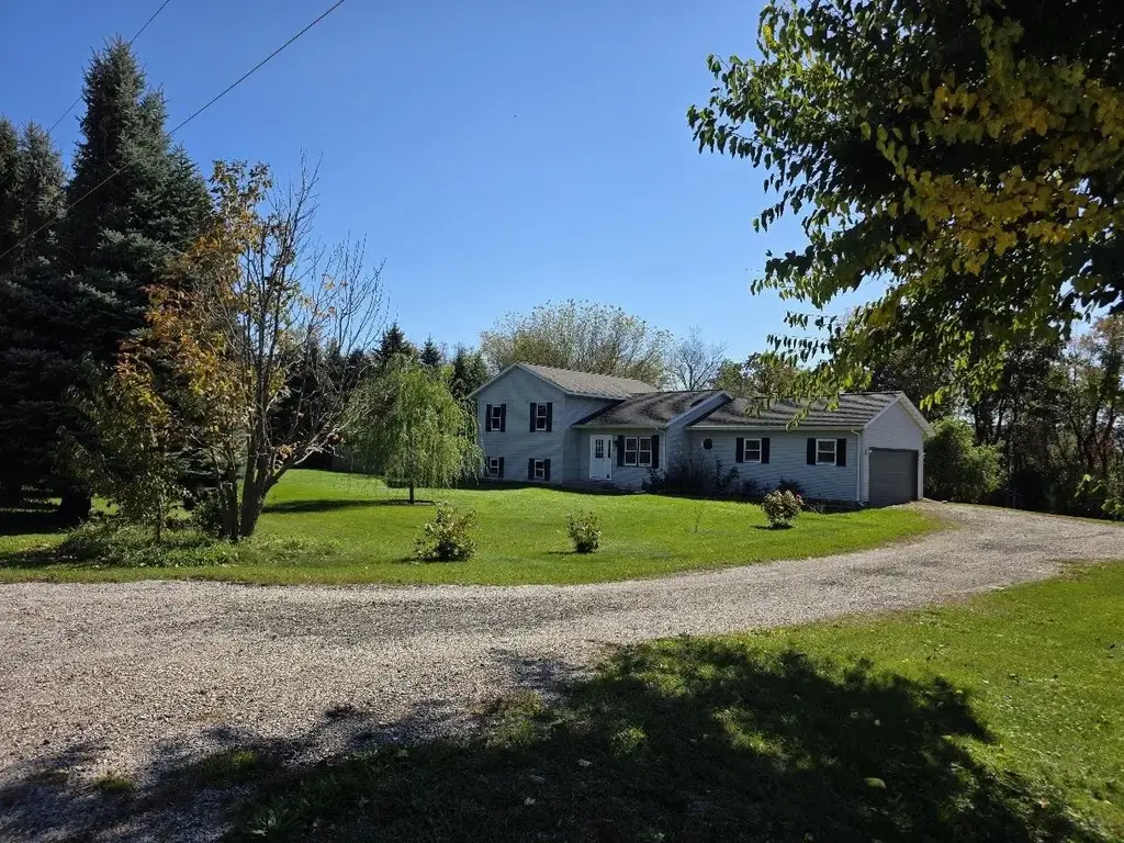 39 London Road, Deerfield