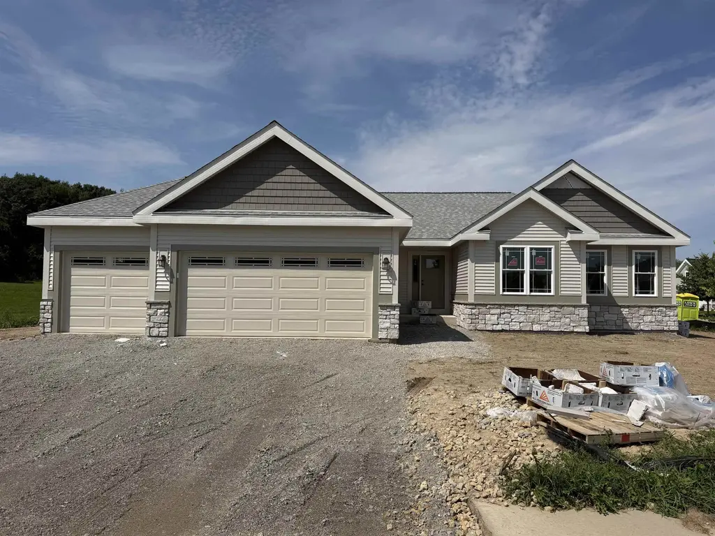 314 Summit Passage, Deerfield