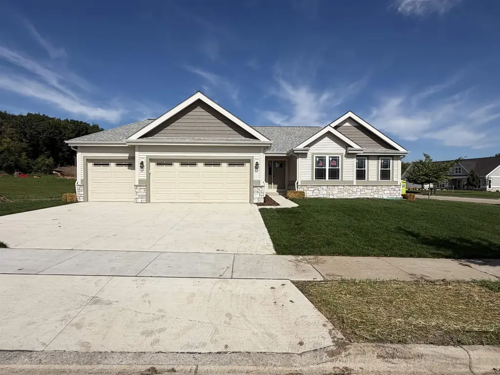 314 Summit Passage, Deerfield