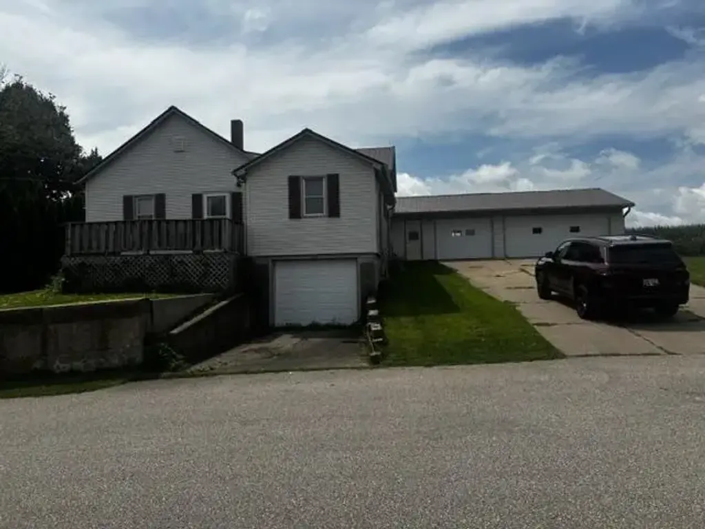 107 N Taylor Street, Mount Hope