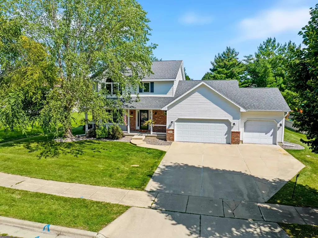 6867 Valiant Drive, Windsor