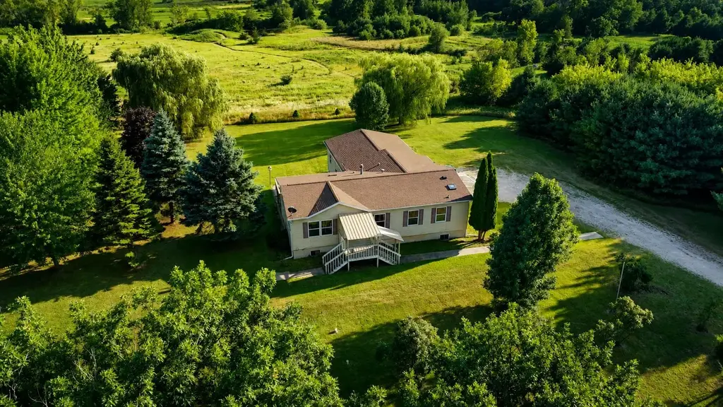 W6993 Gale Drive, Douglas