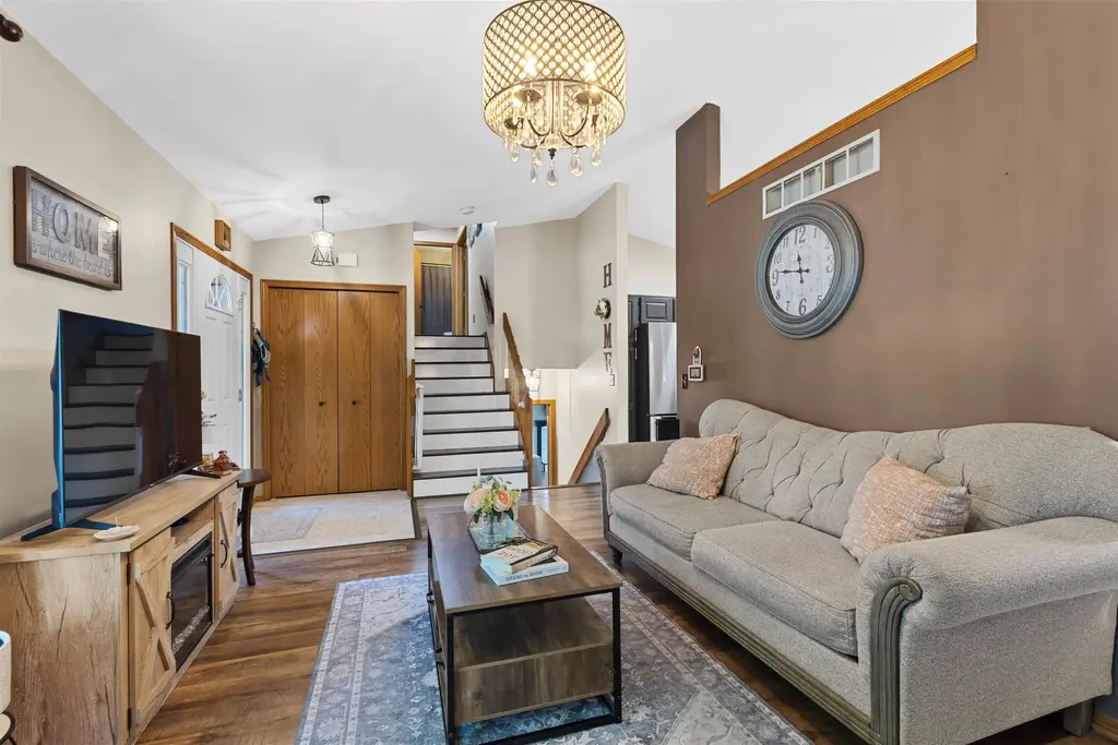 5 Waywood Circle, Madison