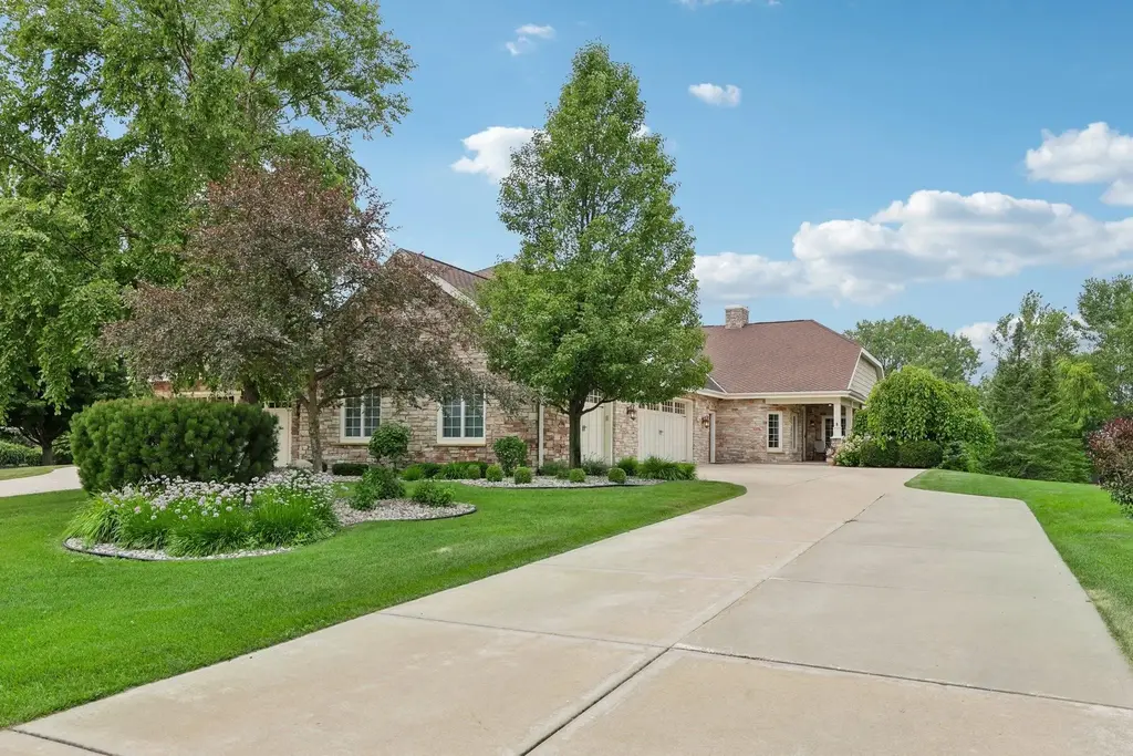 1616 Bellewood Drive, Waunakee