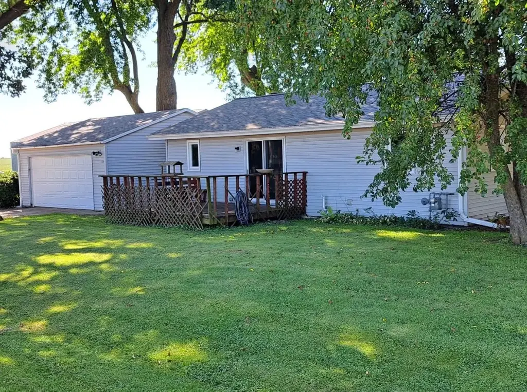 304 E Winnebago Street, Friesland