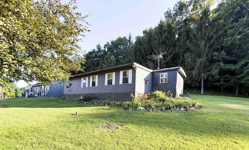 S5943 Shady Lane, Genoa