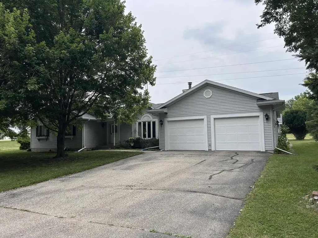 10608 N Hillside Row, Fulton