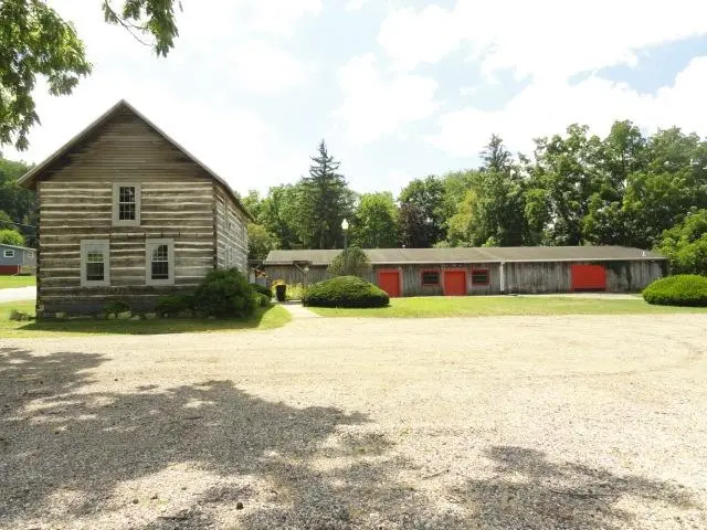 133 E Commercial St, Mazomanie