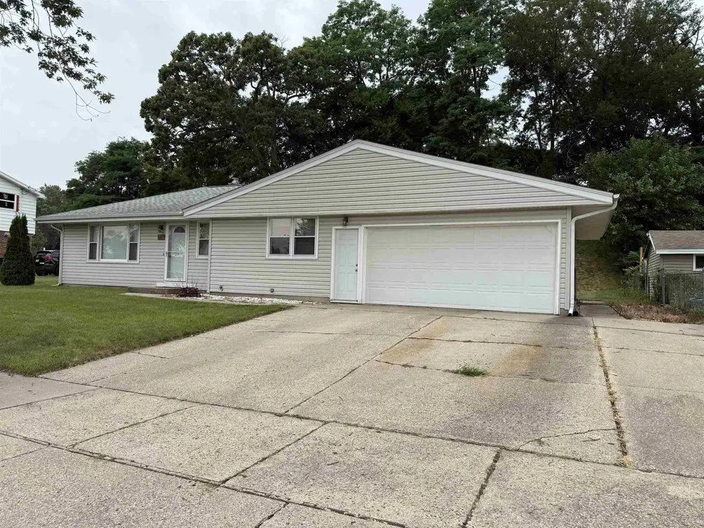 1117 N Grant Avenue, Janesville