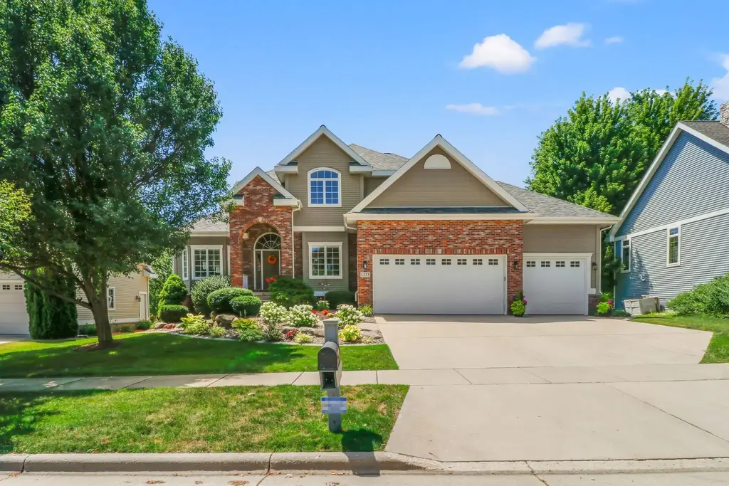 1223 Woodbridge Trail, Waunakee