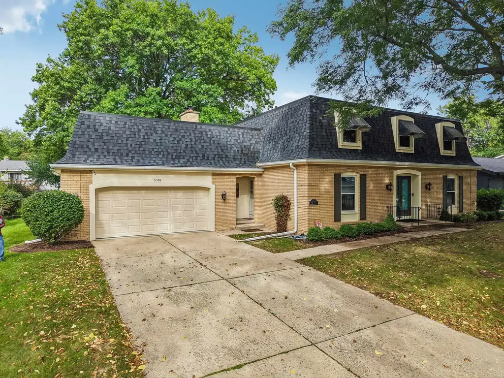 5318 Comanche Way, Madison