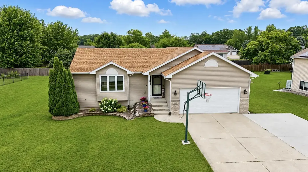 612 Birdie Lane, Poynette