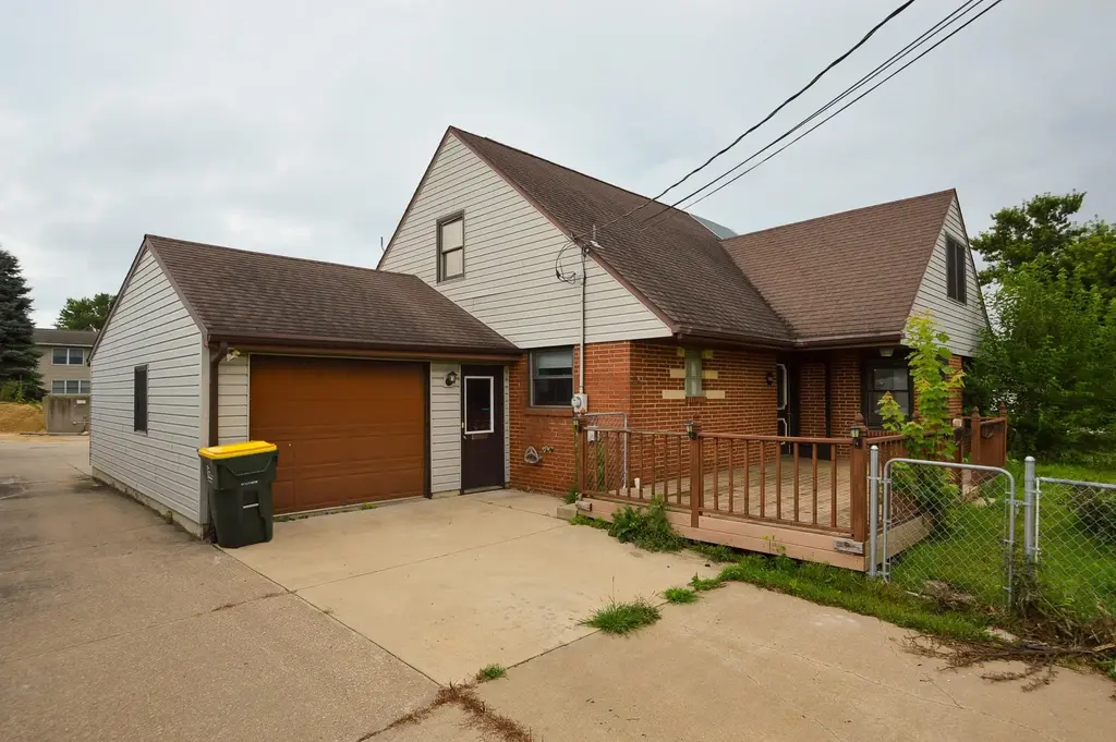 565 W Main Street, Dickeyville