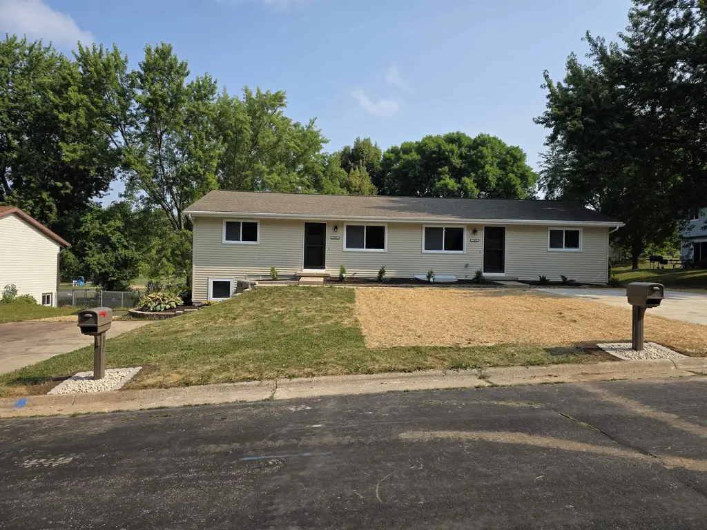5802-5804 Sauk Lane, McFarland