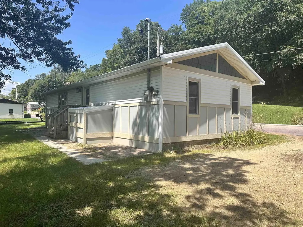 349 Spring Street, Lynxville