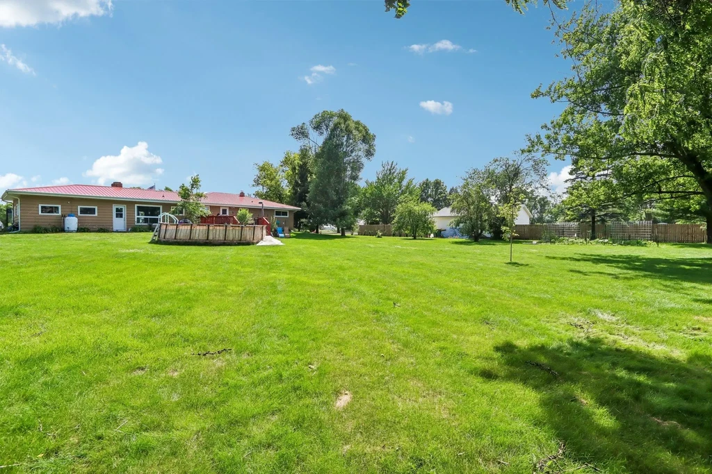 2400 W Avalon Road, Rock