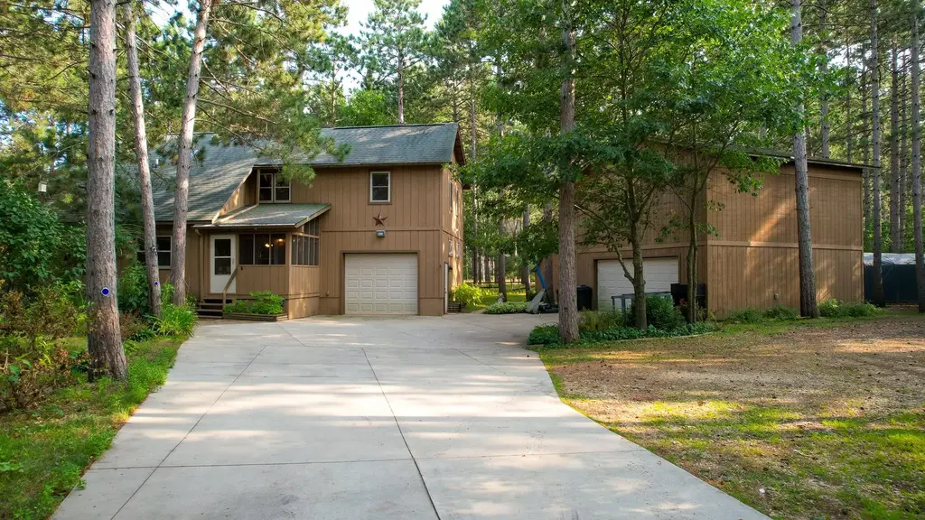 W5715 32nd Street, Germantown