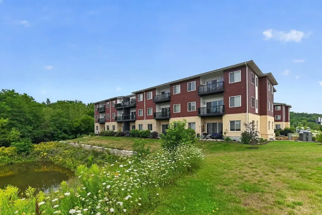 #305 - 1501 N Windsor Avenue, Cottage Grove