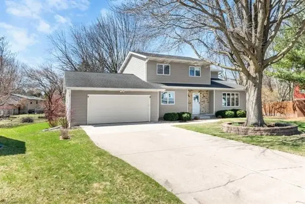 17 Park Crest Court, Madison