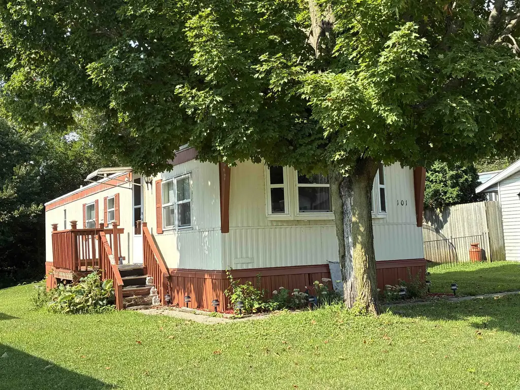 #101 - 101 Falling Creek Drive, Janesville