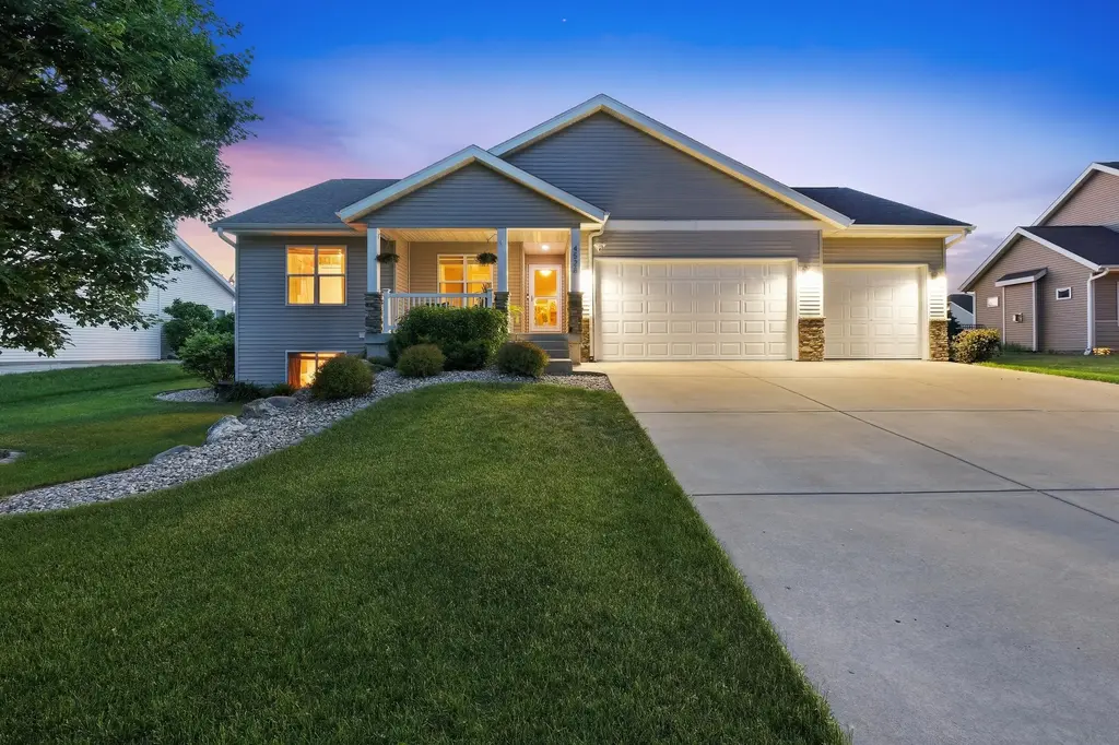 4528 Scenic View Road, Windsor