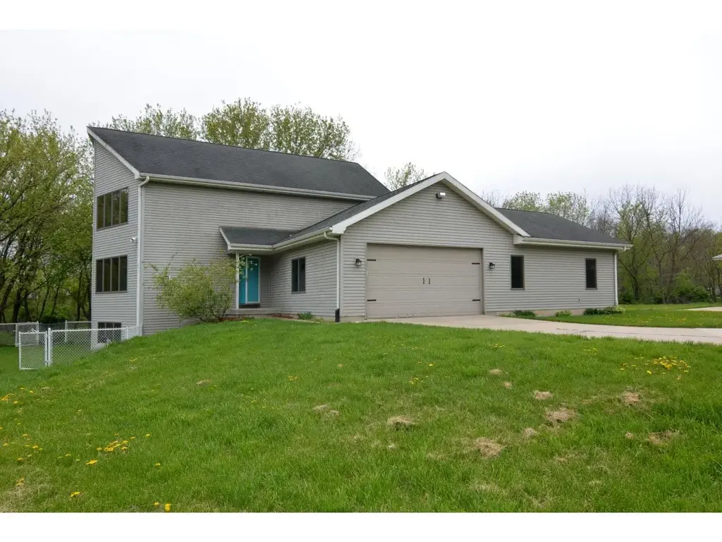 4805 Schneider Drive, Fitchburg