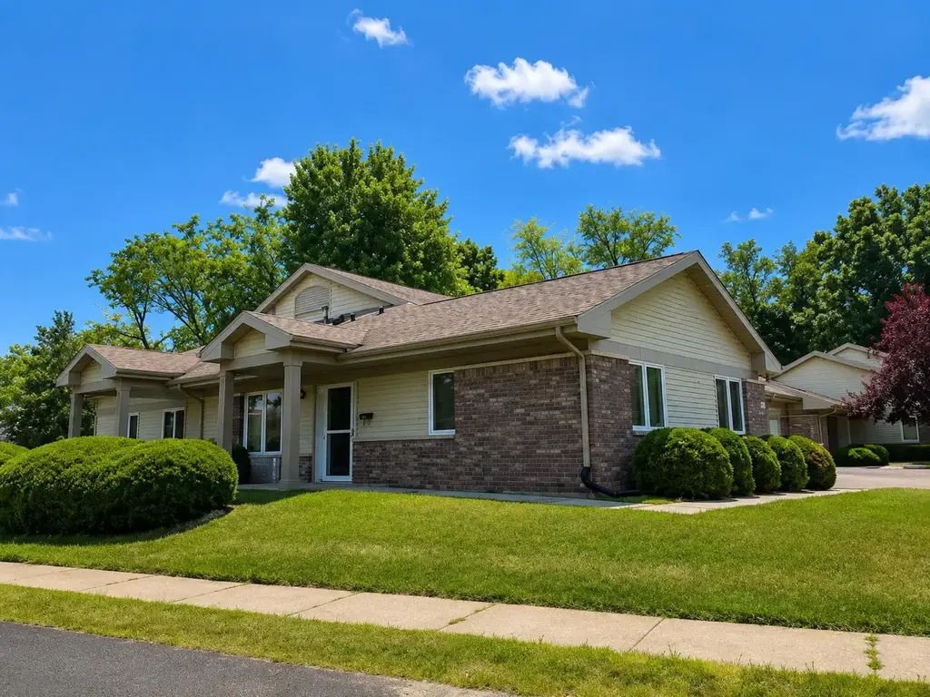 270 Meadow Lane, Poynette