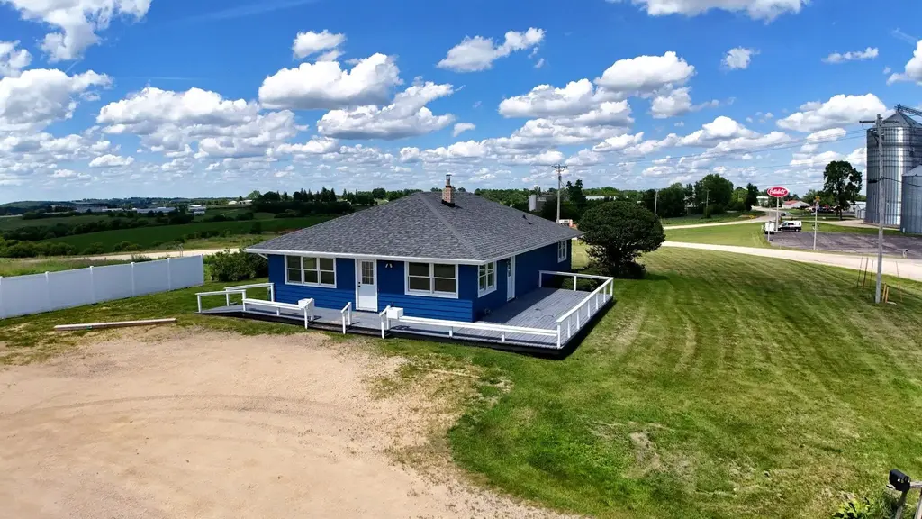674 County Road O Road, Mineral Point