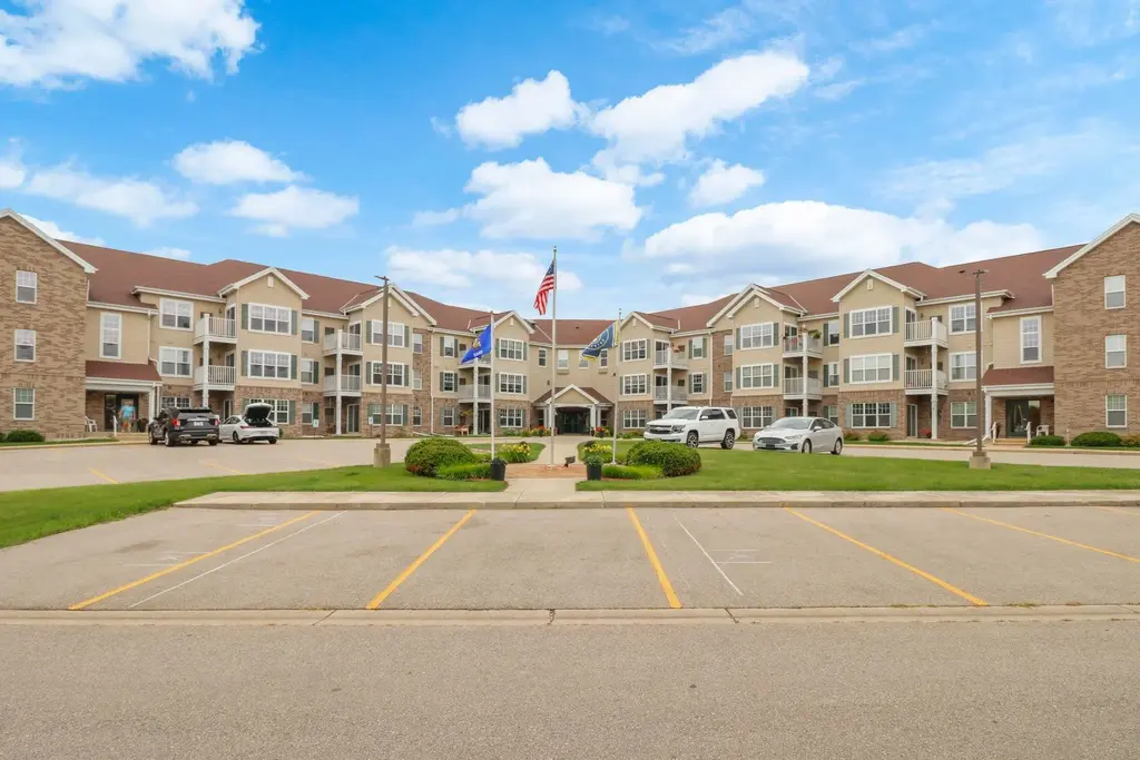 6823 Parkside Circle, Windsor