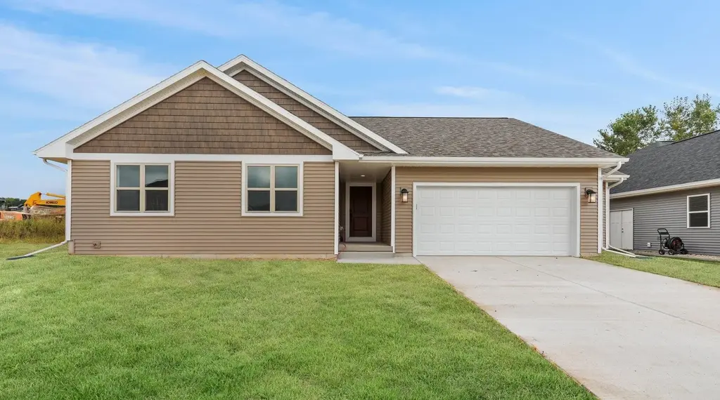 368 Dahlia Drive, Stoughton
