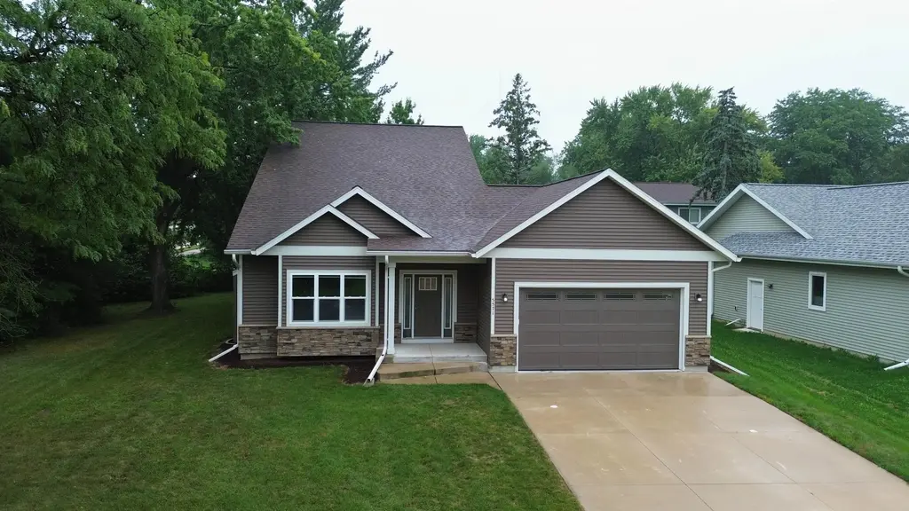 5571 Cheryl Drive, Fitchburg