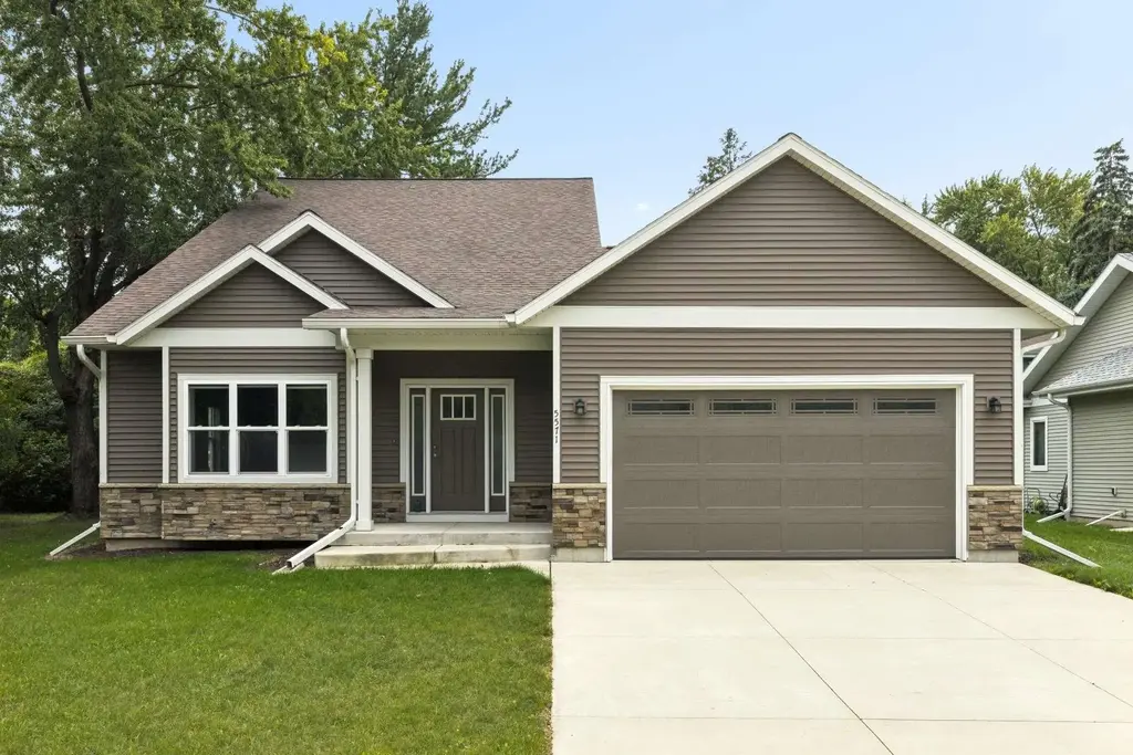 5571 Cheryl Drive, Fitchburg