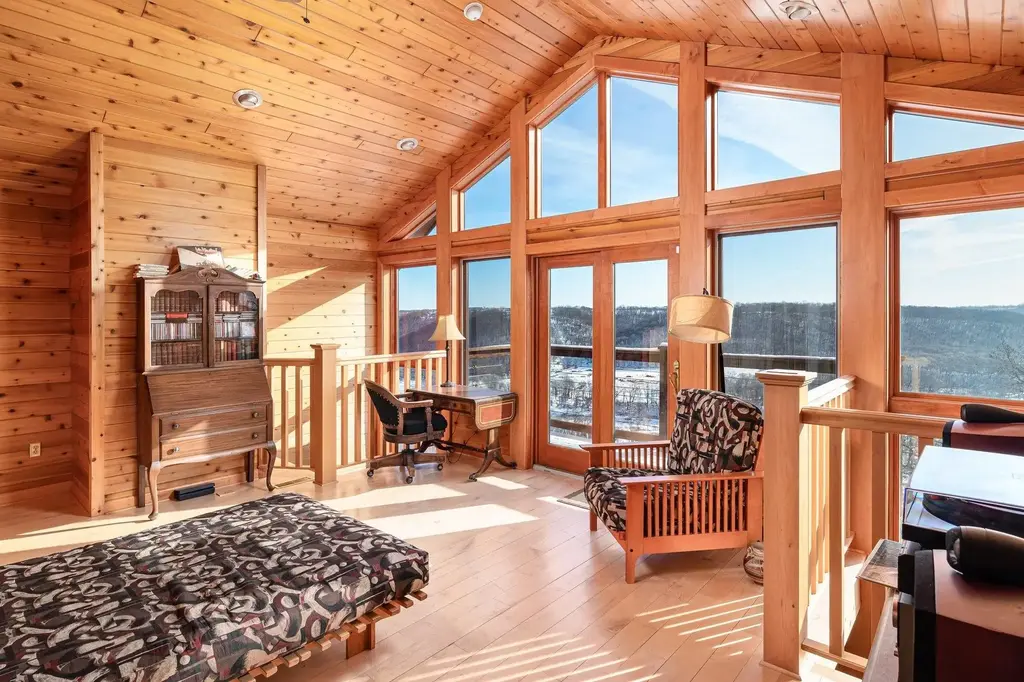 29001 Skyview Lane, Eastman