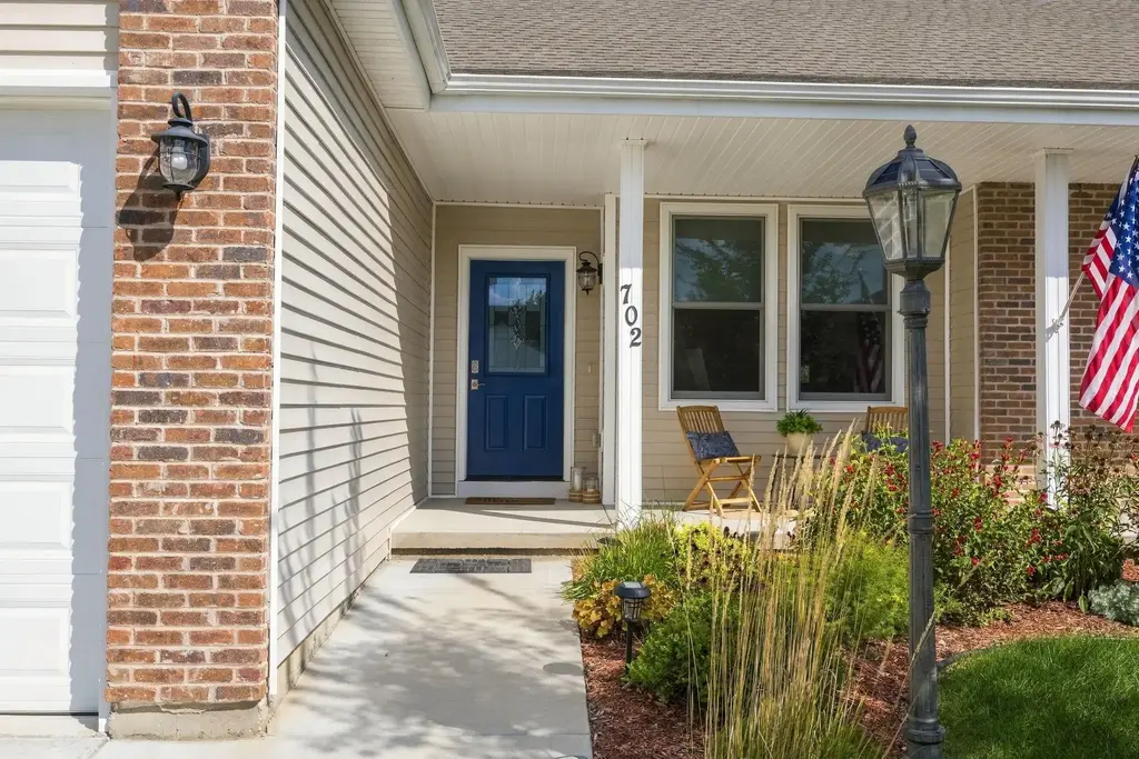 702 Merlot Lane, Cambridge