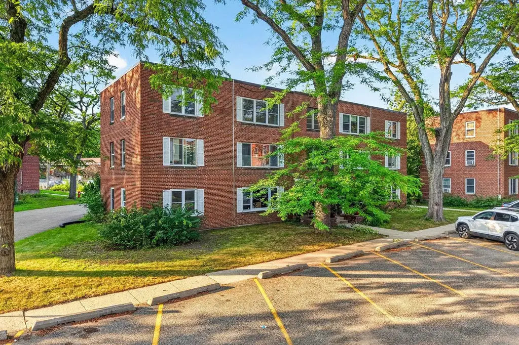 #5 - 6 Sherman Terrace, Madison