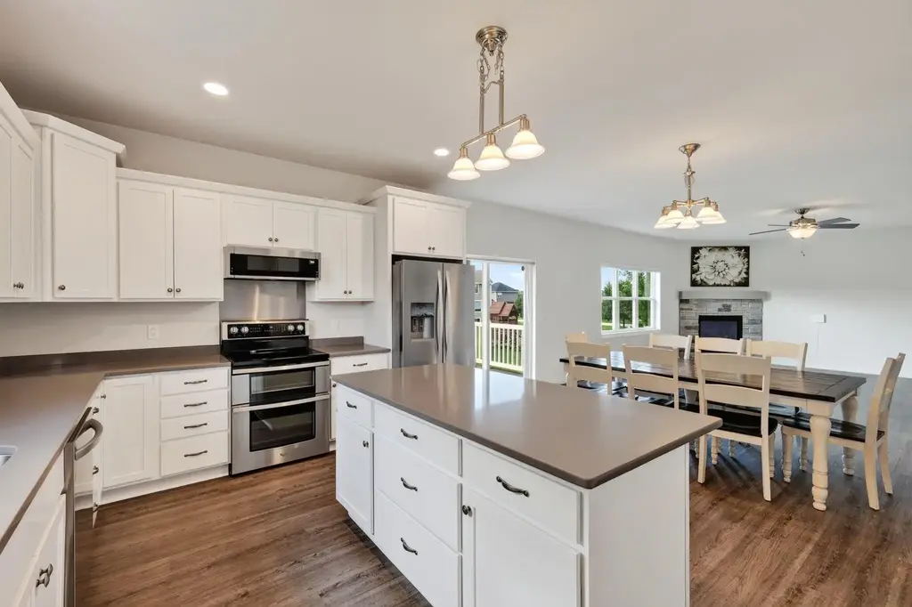 1229 Patriot Way, Sun Prairie