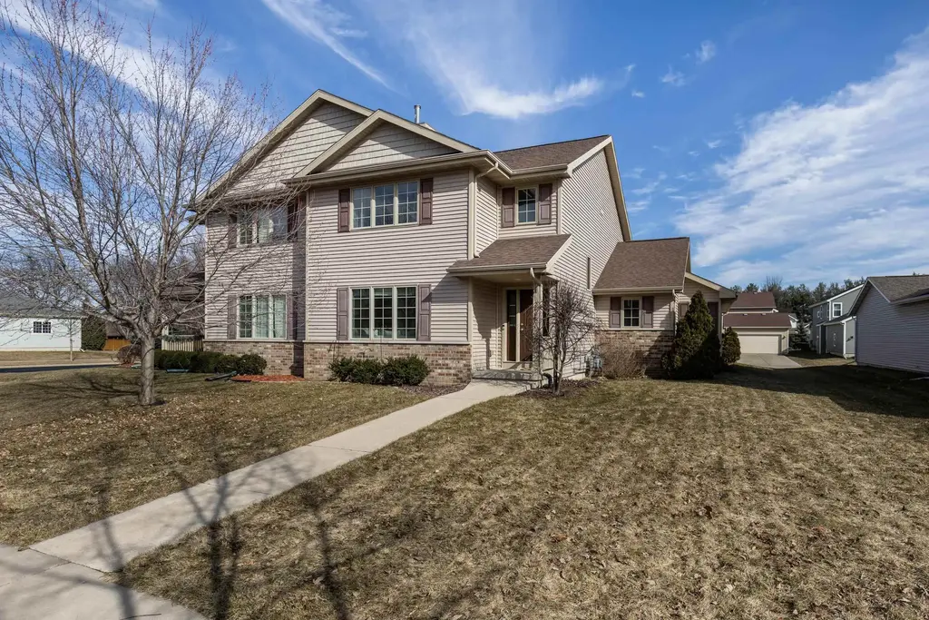 2666 Dungarvan Road, Fitchburg