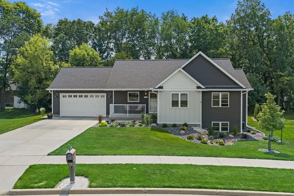 1002 Hay Creek Trail, Reedsburg