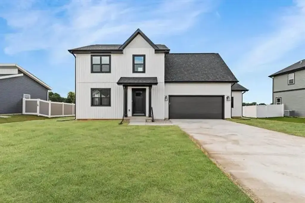 10423 N Stone Barn Drive, Milton