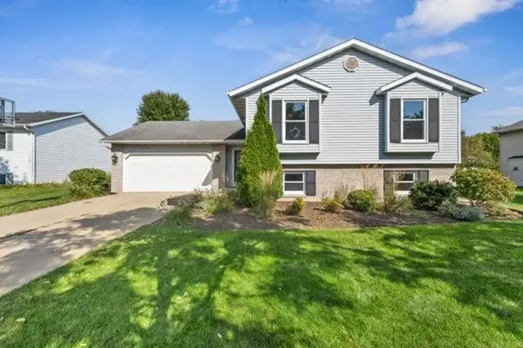 829 Edgemore Drive, Sun Prairie
