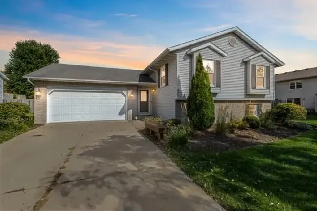 829 Edgemore Drive, Sun Prairie