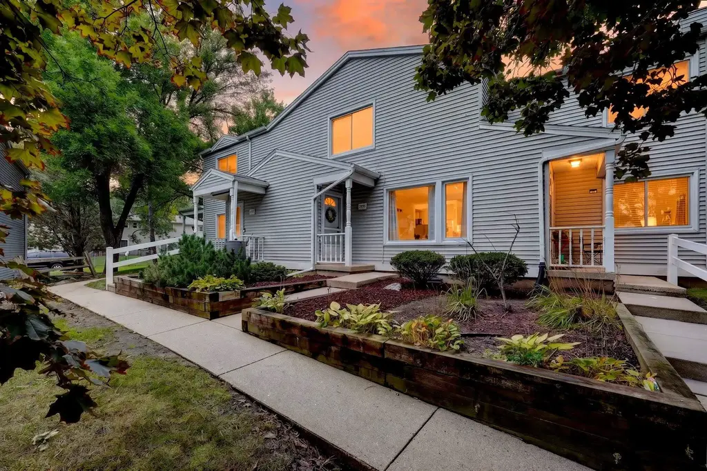 2028 Post Road, Madison