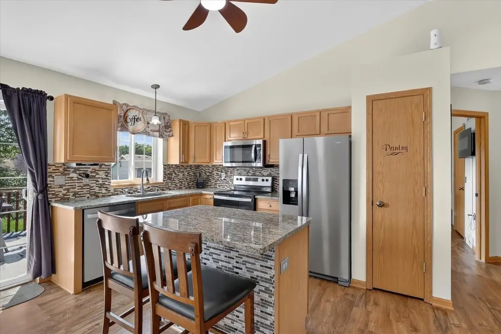 1201 Winston Drive, Edgerton